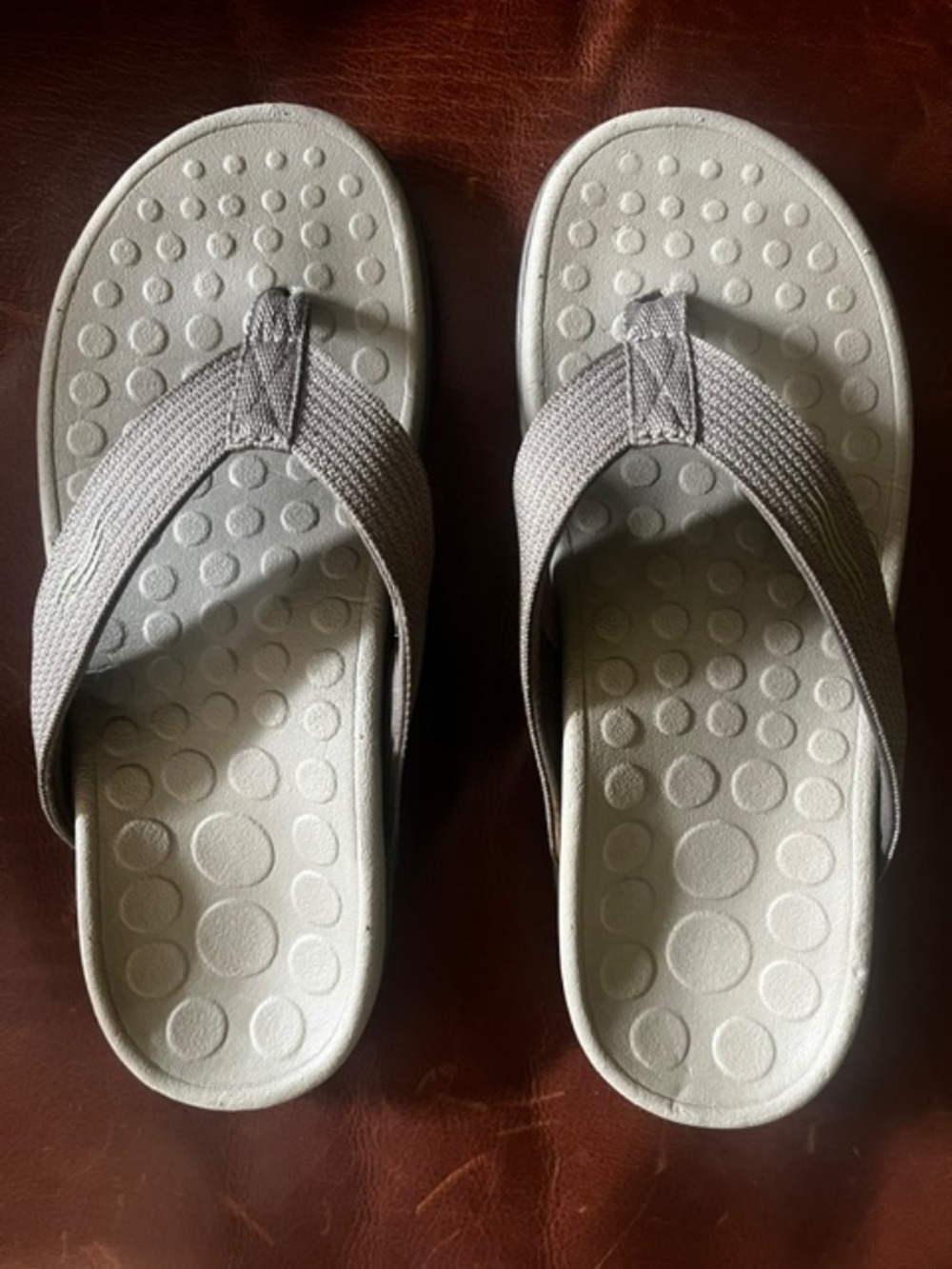 Women's - Vionic Wave Taupe Gray - Unisex Orthotic Flip Flop / Sandals  W7 / M6